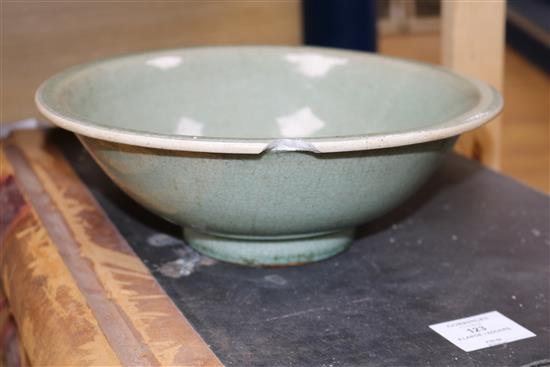 A Chinese Jun type bowl and a Chinese celadon crackle glaze bowl, 19th/20th century diameter 18cm and 26.5cm